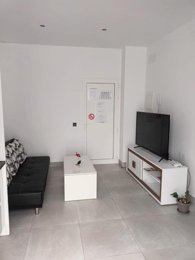 La Gaviota Appartement Arrecife  Buitenkant foto